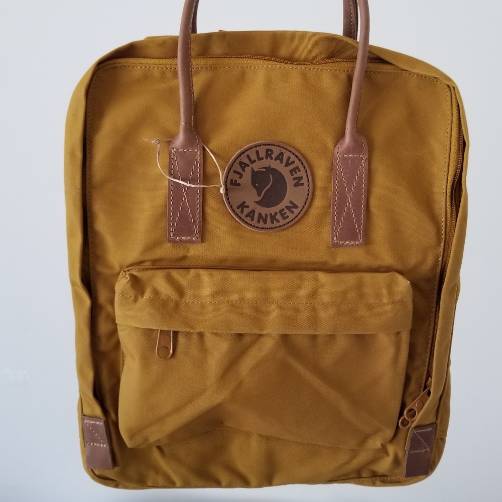 *Sold*Classic Fjällräven Kånken No.2 in Acorn